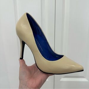 NWOT Antonia Saint Nude Heels